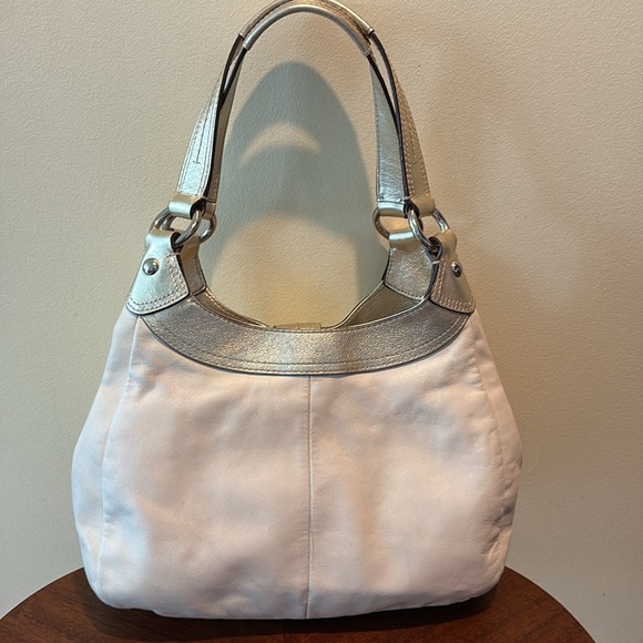 Coach F17219  Soho leather/metallic shoulder bag  ivory cream/gold 3 compartment - Picture 8 of 17